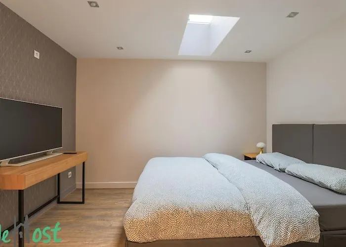La Porte Verte, Superbe Triplex 16P
