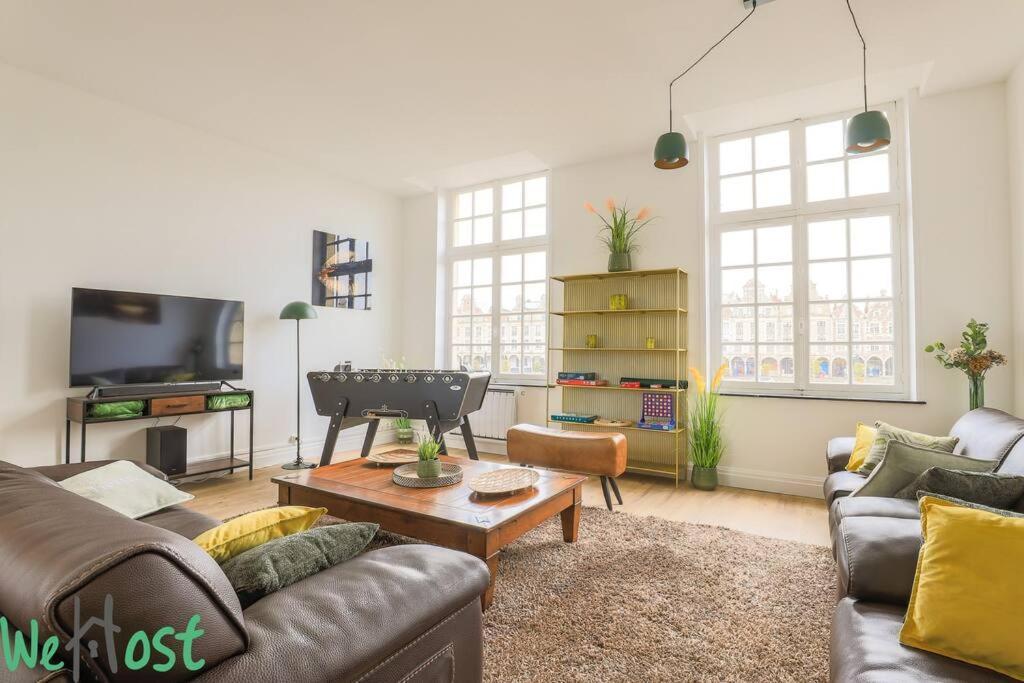 La Porte Verte, Superbe Triplex 16p